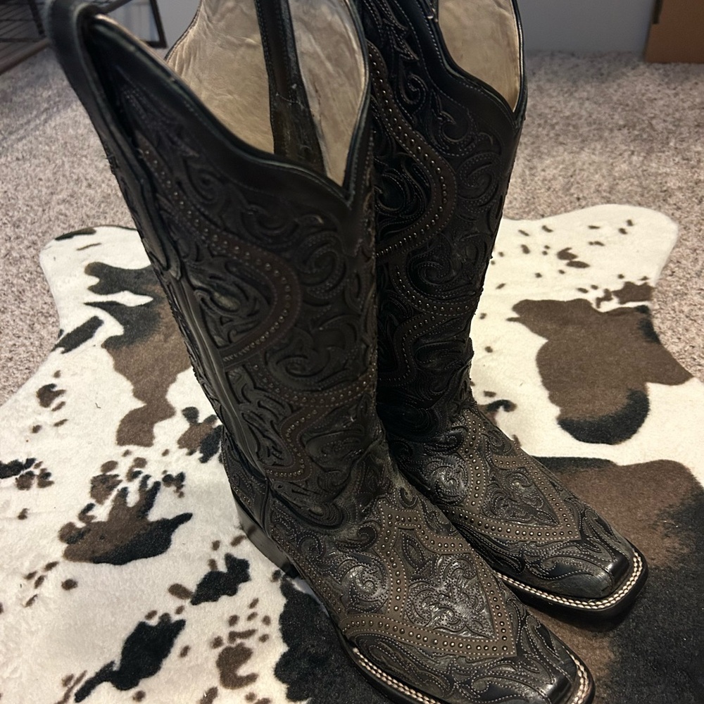 Corral Black Boots W size 10